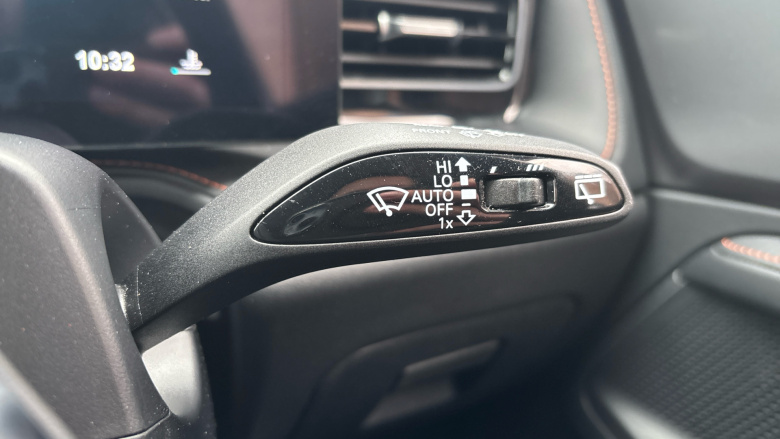 MG HS 1.5 T-GDI Trophy 5dr DCT Petrol Hatchback